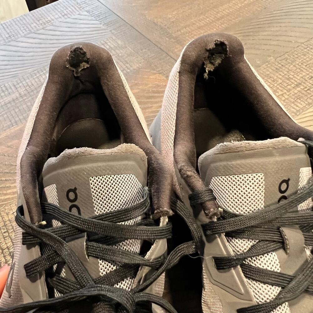On cloud rock chili gray running shoes 11 Men - Picture 9 of 12